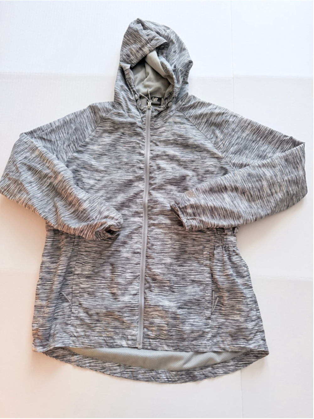 New Balance Gray/white Hooded rain windbreaker with elastic waist Sz L